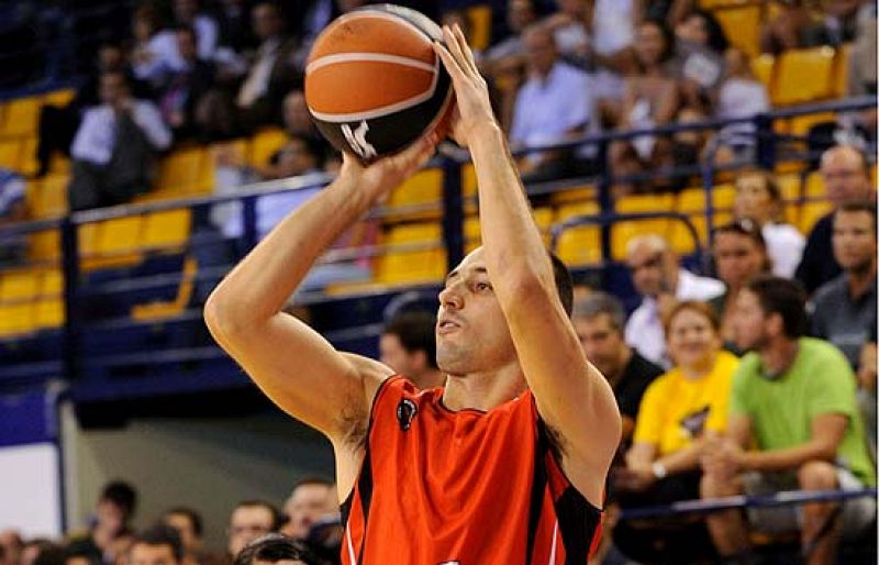 Robles arrolla en los triples - Baloncesto en RTVE | Ver