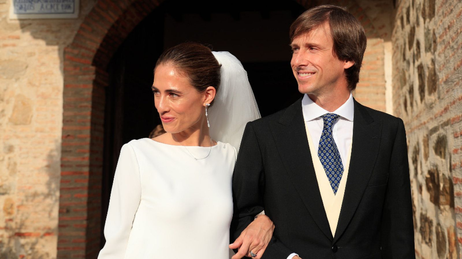 Amelia Millán y Felipe Cortina se dan el 'sí quiero' en un pequeño pueblo de La Mancha