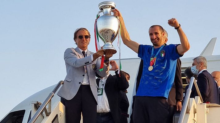 Telediario Matinal - Italia regresa a Roma con la copa de campeón de Europa