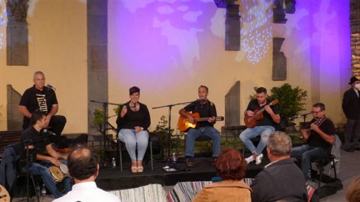 Tenderete - Tenderete - 11/07/2021 con la Parranda La Hondura, Los Tendereteros de Juanse y los solistas Cande Portela y Jesús Monzón