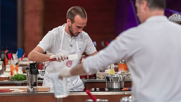 MasterChef - Arnau cumple su promesa y se corta la trenza