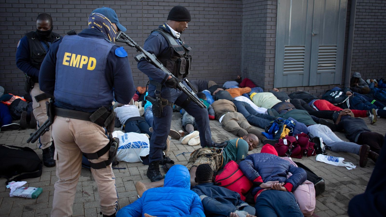 Disturbios y saqueos en Sudáfrica tras la detención del expresidente Zuma