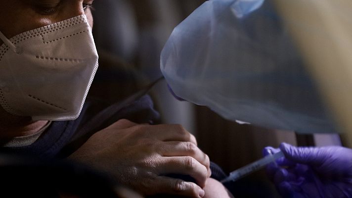 Telediario 1 - En la UCI por no estar vacunados