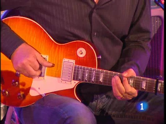  - Knopfler presenta "Get Lucky"