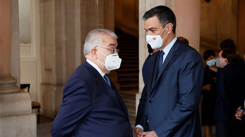 Sánchez y González Rivas coinciden en el homenaje a las víctimas un día después del fallo del Constitucional