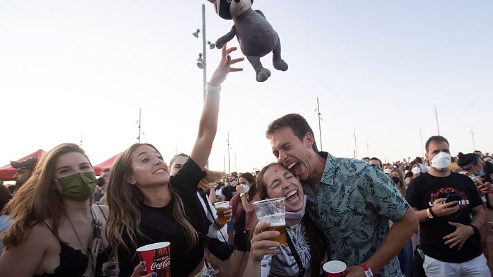 Telediario 1 - Cataluña decreta el toque de queda nocturno en 161 municipios