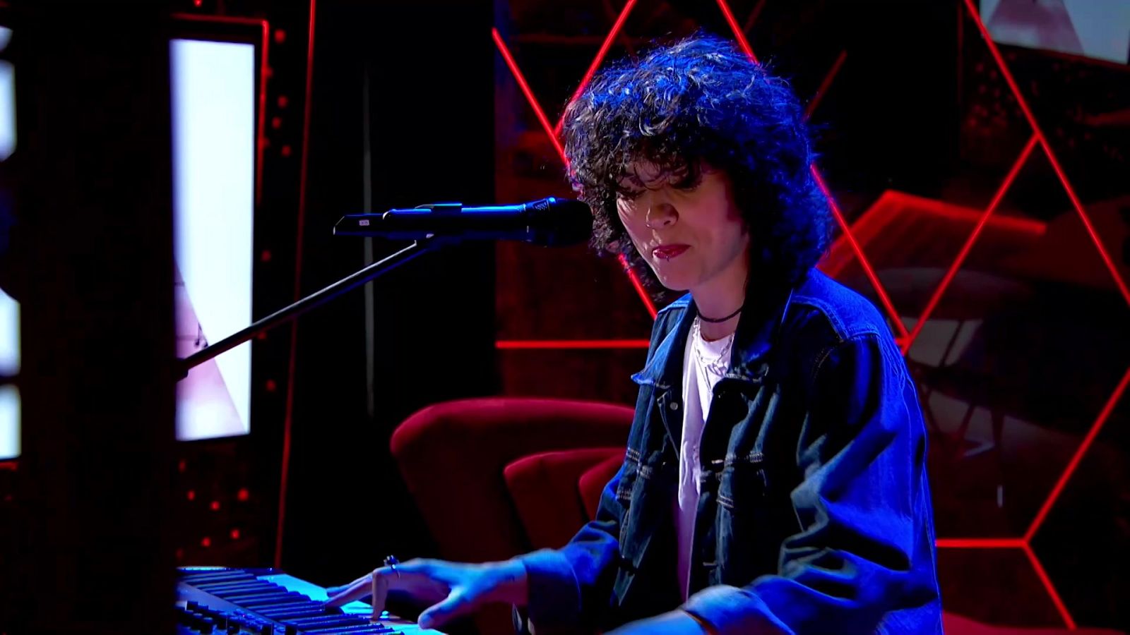 Atención Obras - 'Atención Obras' termina temporada con Alice Wonder - ver ahora