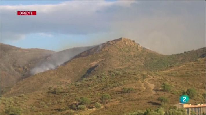 L'Informatiu - Els bombers seguiran treballant durant la nit per estabilitzar l'incendi de LLançà