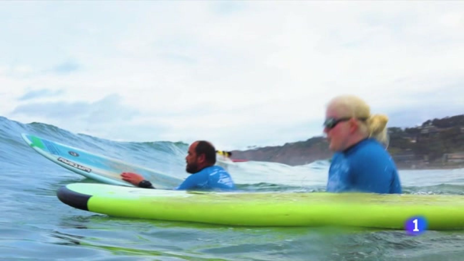 'Invencibles', la gran hazaña del surf adaptado español | Ver