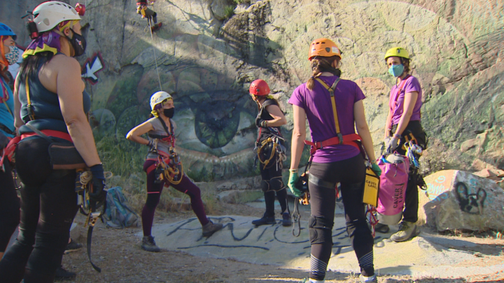 Objetivo igualdad - Espeleólogas: "Para llegar al corazón de la tierra, más vale técnica que fuerza"