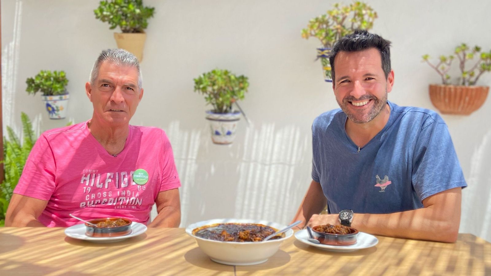 Aquí la Tierra - ¡Manuel Sarriá es nombrado Terrícola de Honor!