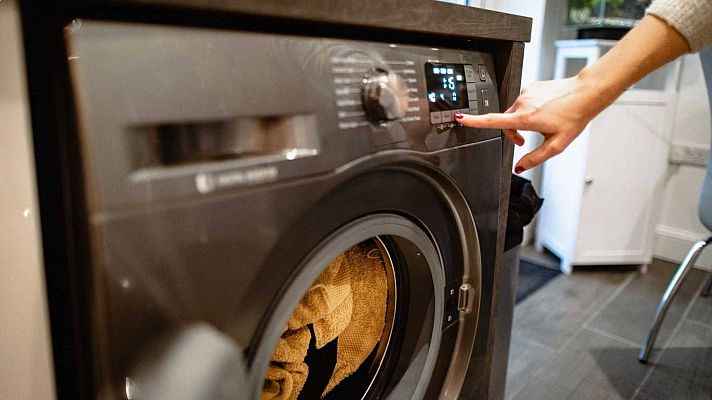 Telediario 1 - La eficiencia, clave para ahorrar en la factura de la luz