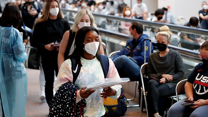 Telediario 1 - El equipo de gimnasia estadounidense, con Simone Biles, abandona la Villa Olímpica por el COVID