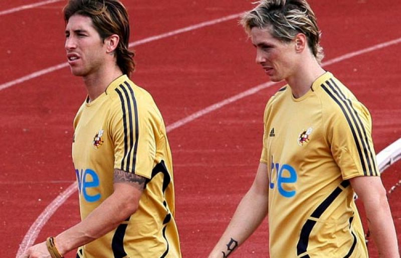 Susto de Torres en el entrenamiento | Ver