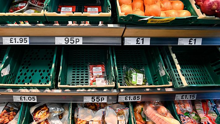 Telediario 1 - Desabastecimiento en Reino Unido por la 'pingdemia'