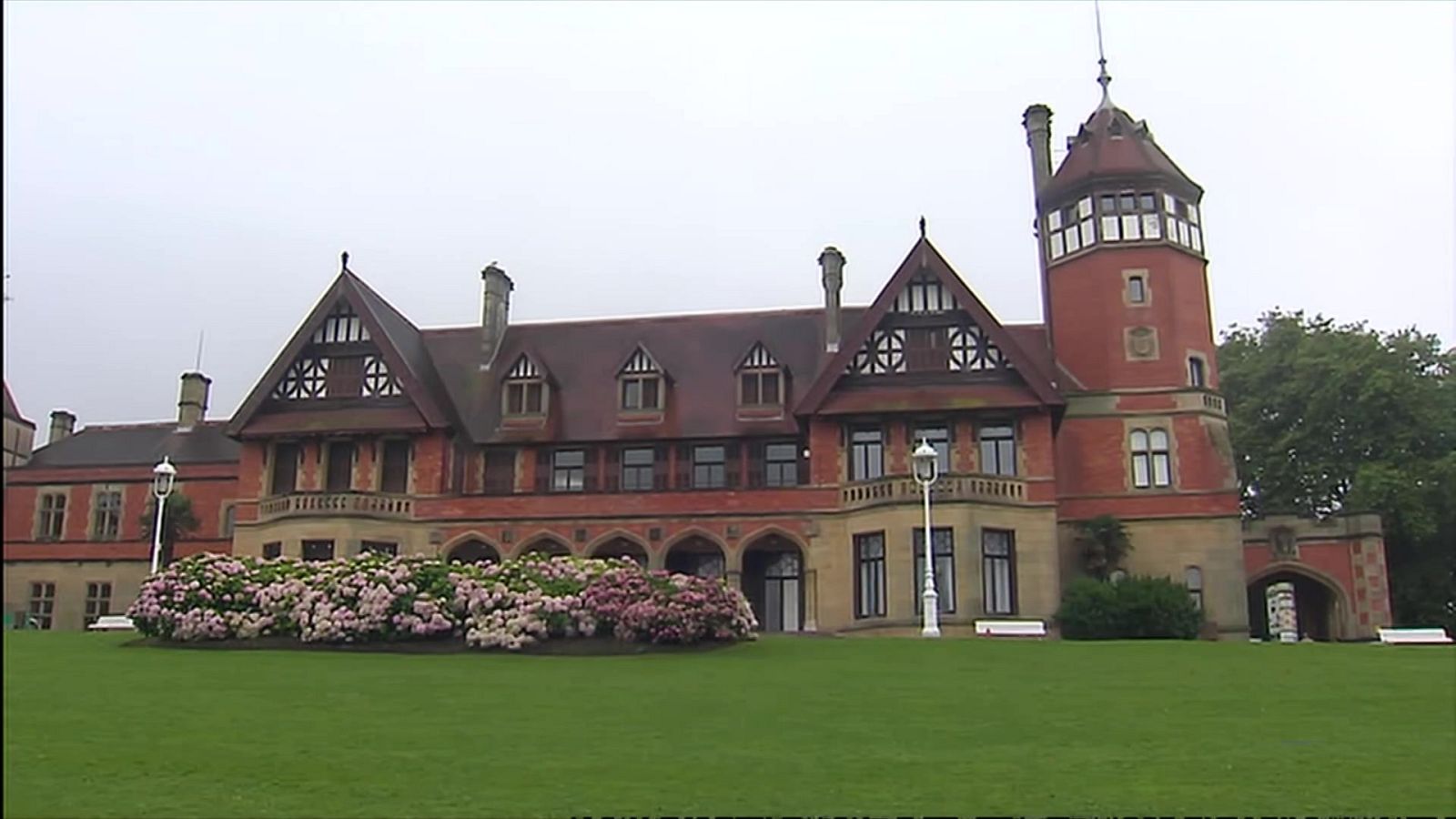 Temperaturas significativamente altas en buena parte del interior peninsular y Baleares. Intervalos de viento fuerte en Canarias - ver ahora