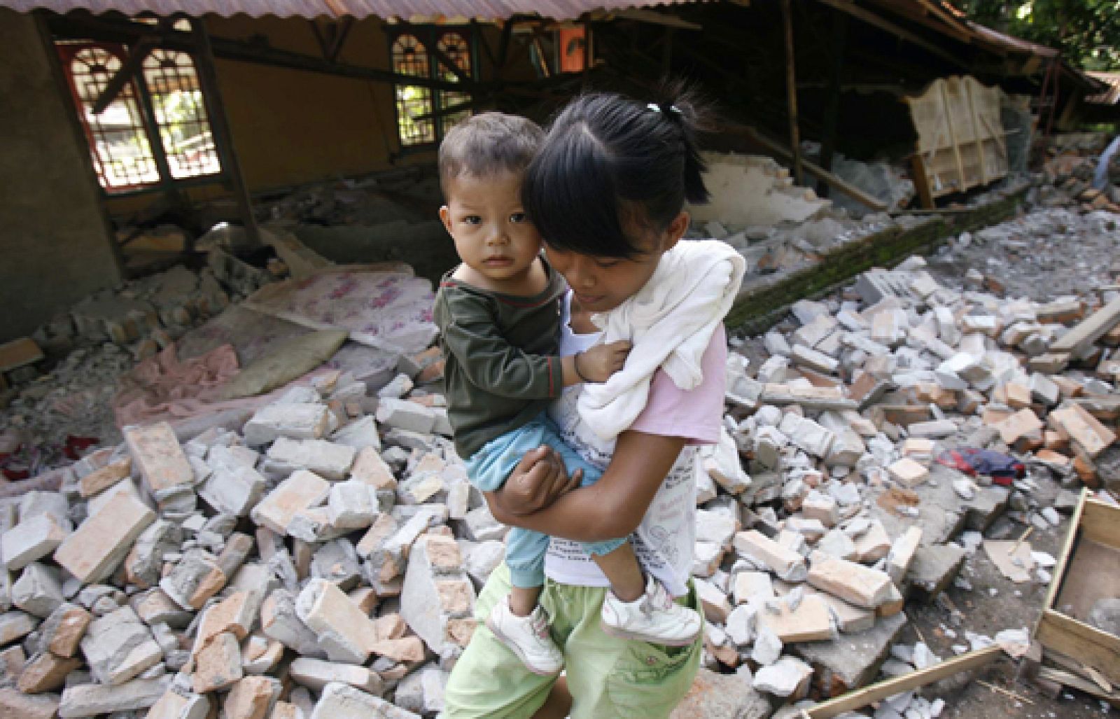 Ya está en Sumatra el avión que ha enviado España con 48 toneladas de ayuda | Ver