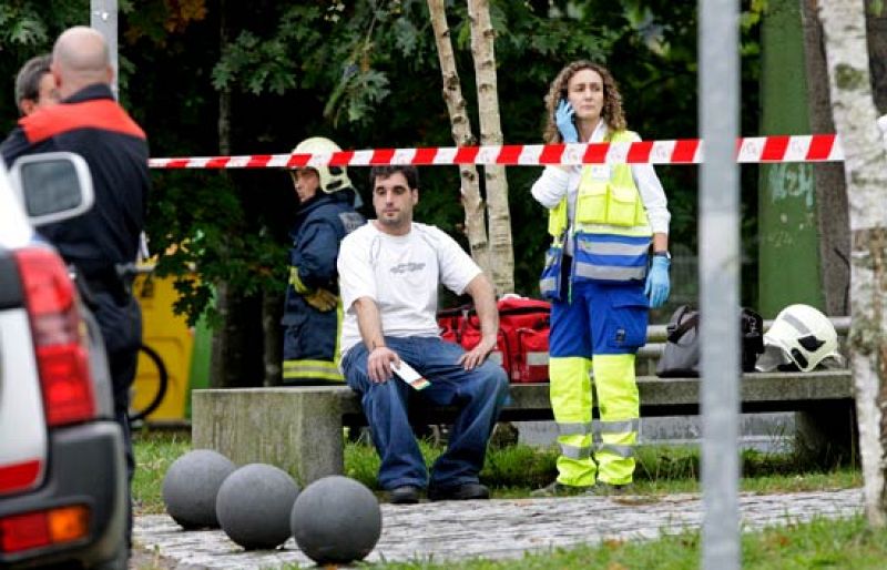 Un muerto y tres heridos al descarrilar un tren en Lezama, Vizcaya | Ver