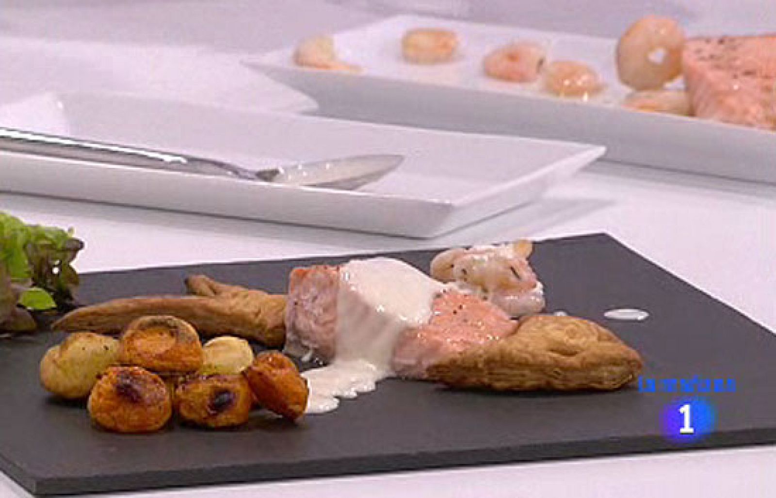 Saber cocinar - Salmón al vino blanco - RTVE Cocina | Ver
