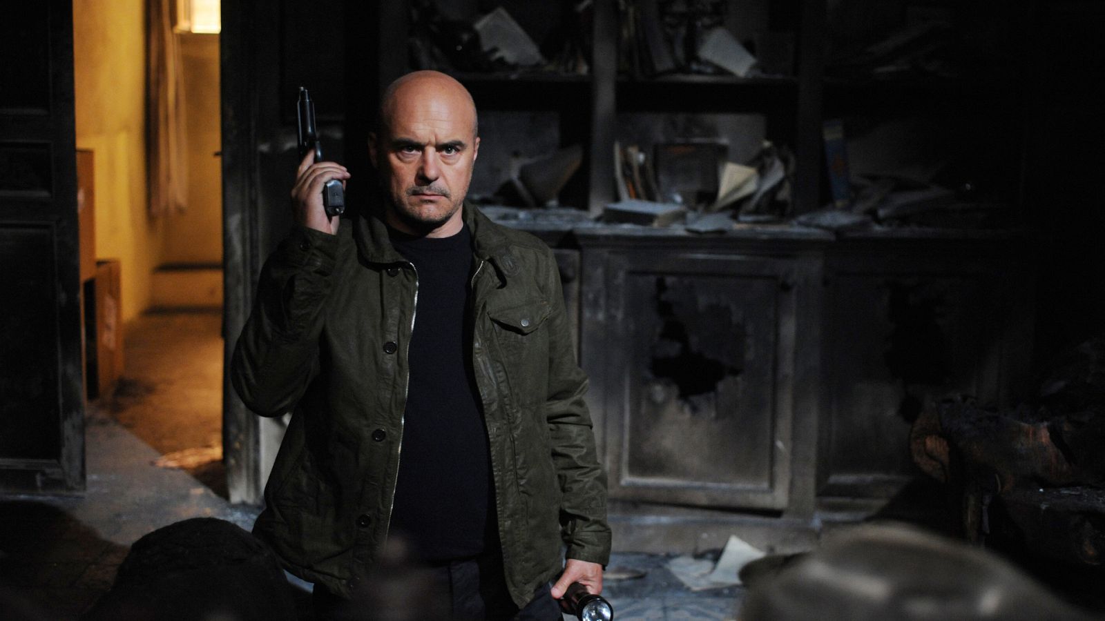 El comisario Montalbano - El juego de los espejos - El comisario Montalbano | Ver