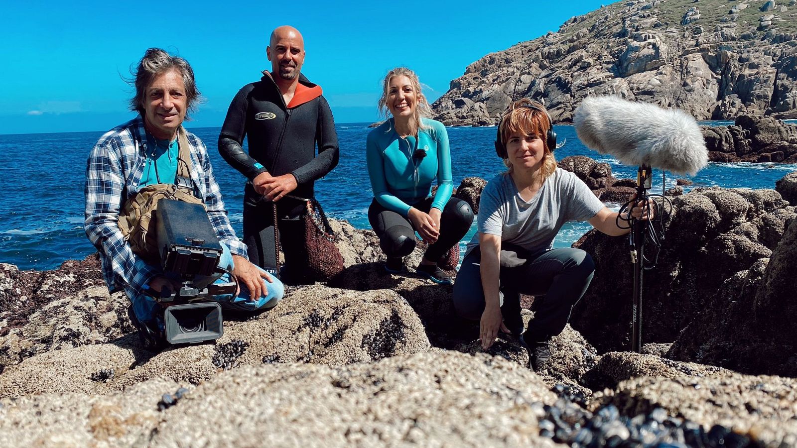 ¿Cómo pescar percebes? Un oficio muy peligroso | Ver