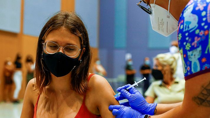 Informativo 24h - Sánchez: "España tiene la medalla de oro en vacunación"