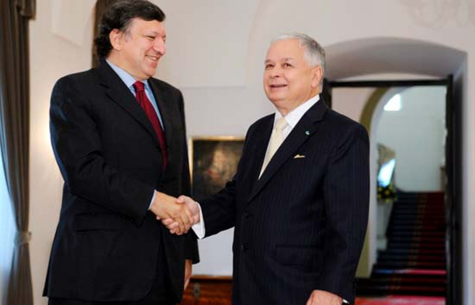 Polonia ratifica el Tratado de Lisboa | Ver