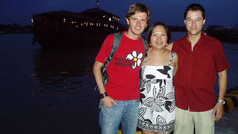 Espa�oles en el mundo - Vietnam | Ver