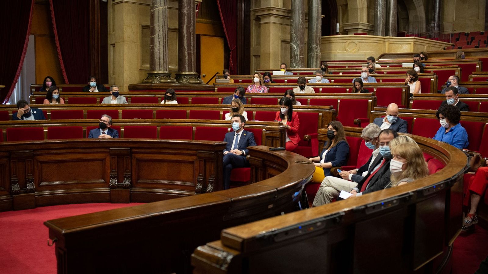 El Parlament valida el fondo del Govern para las fianzas del Tribunal de Cuentas