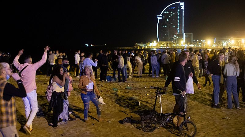 Pueblos catalanes sin toque de queda temen atraer botellones y ocio nocturno