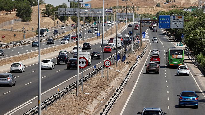 Telediario 1 - Casi 40 drones vigilan España en la operación salida