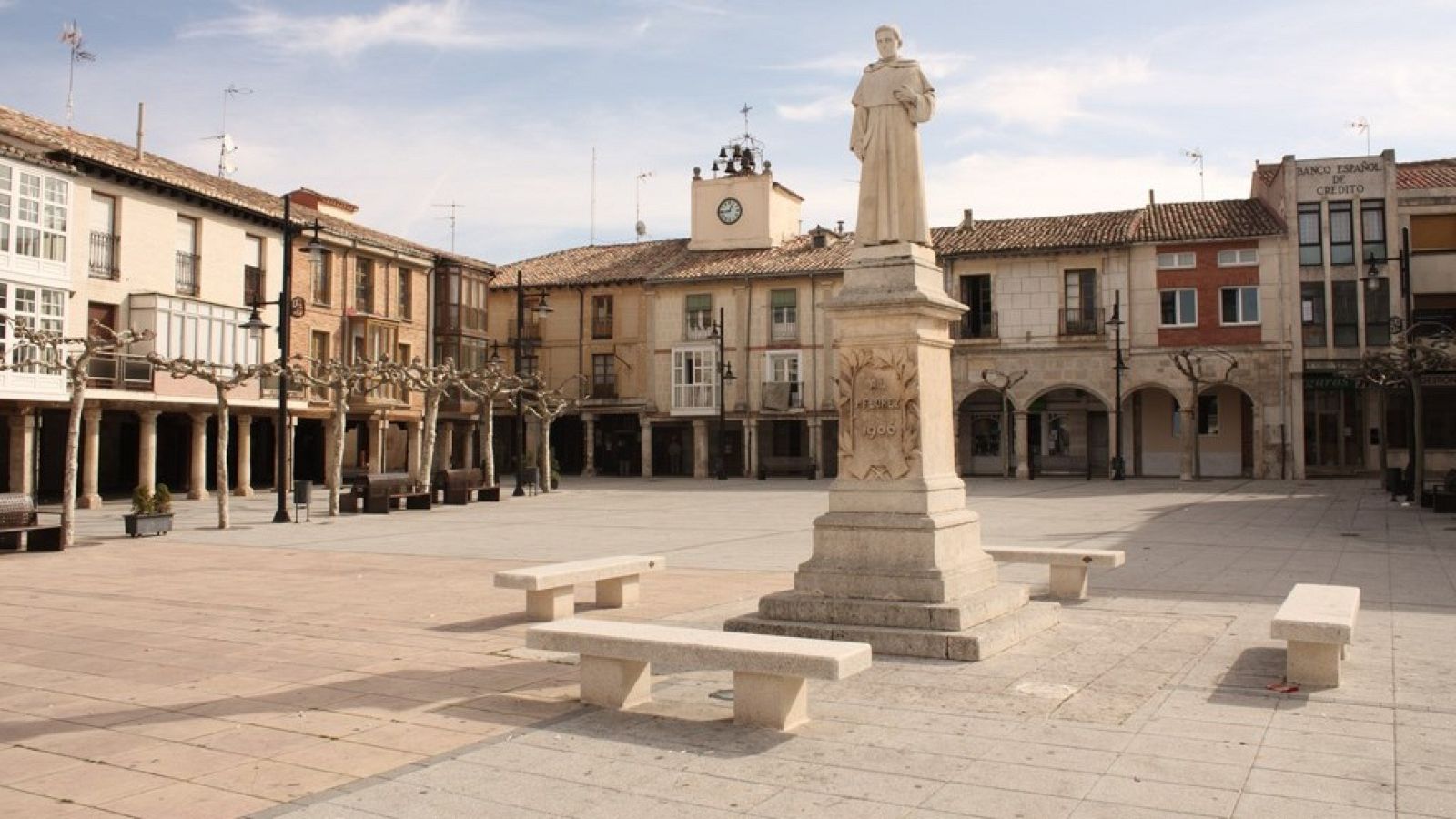 El pueblo de los museos - España Directo | Ver