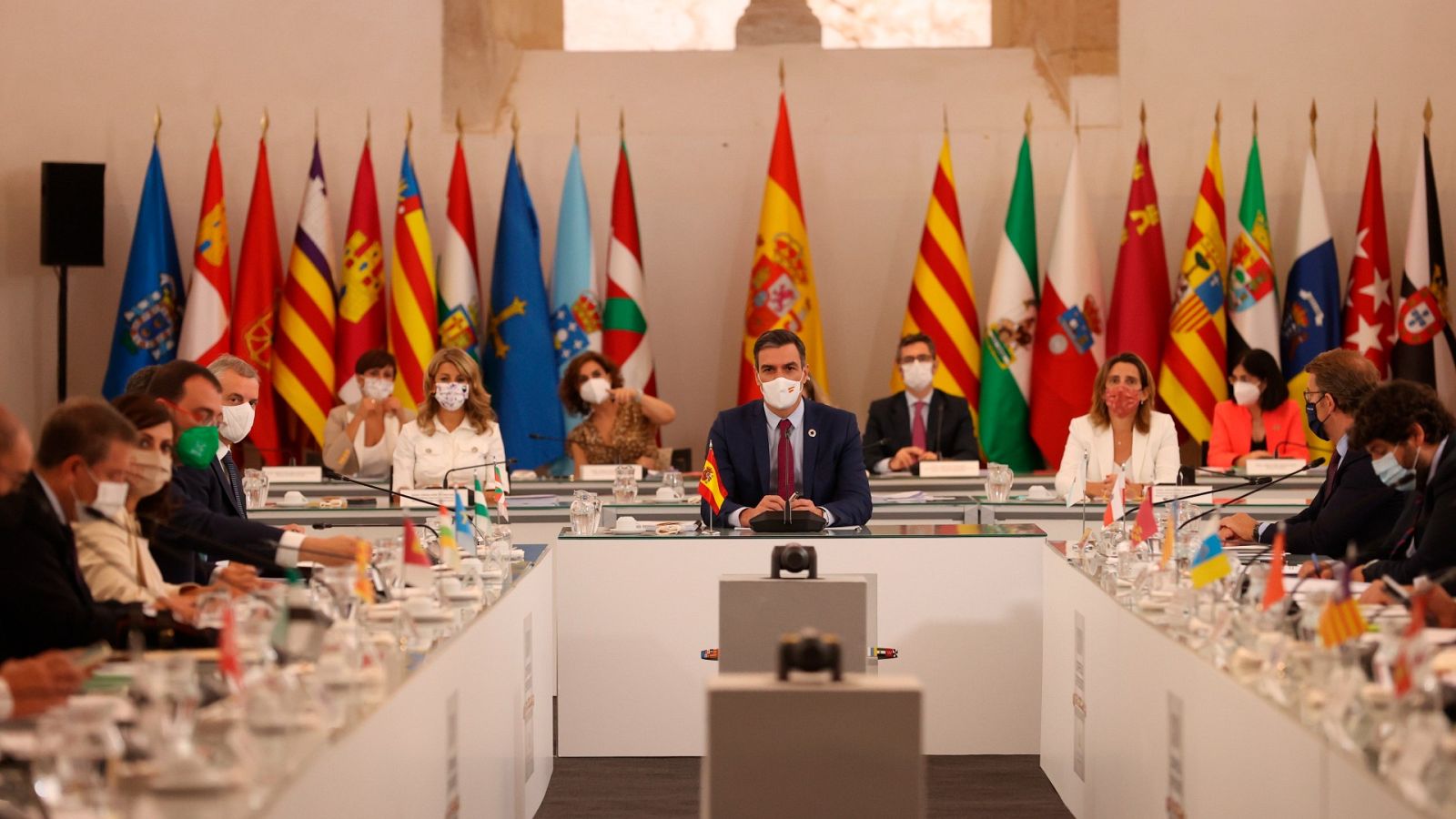 Los presidentes autonómicos piden equidad en el reparto de los fondos europeos y que no se premie a los ausentes, en referencia a Cataluña