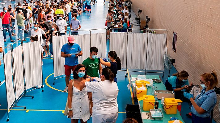 Telediario 1 - Tres comunidades alcanzan el 70% de la población vacunada