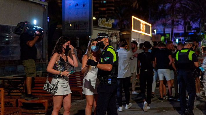 Telediario 2 - Andalucía exigirá tener el pasaporte COVID o test negativo para el ocio nocturno