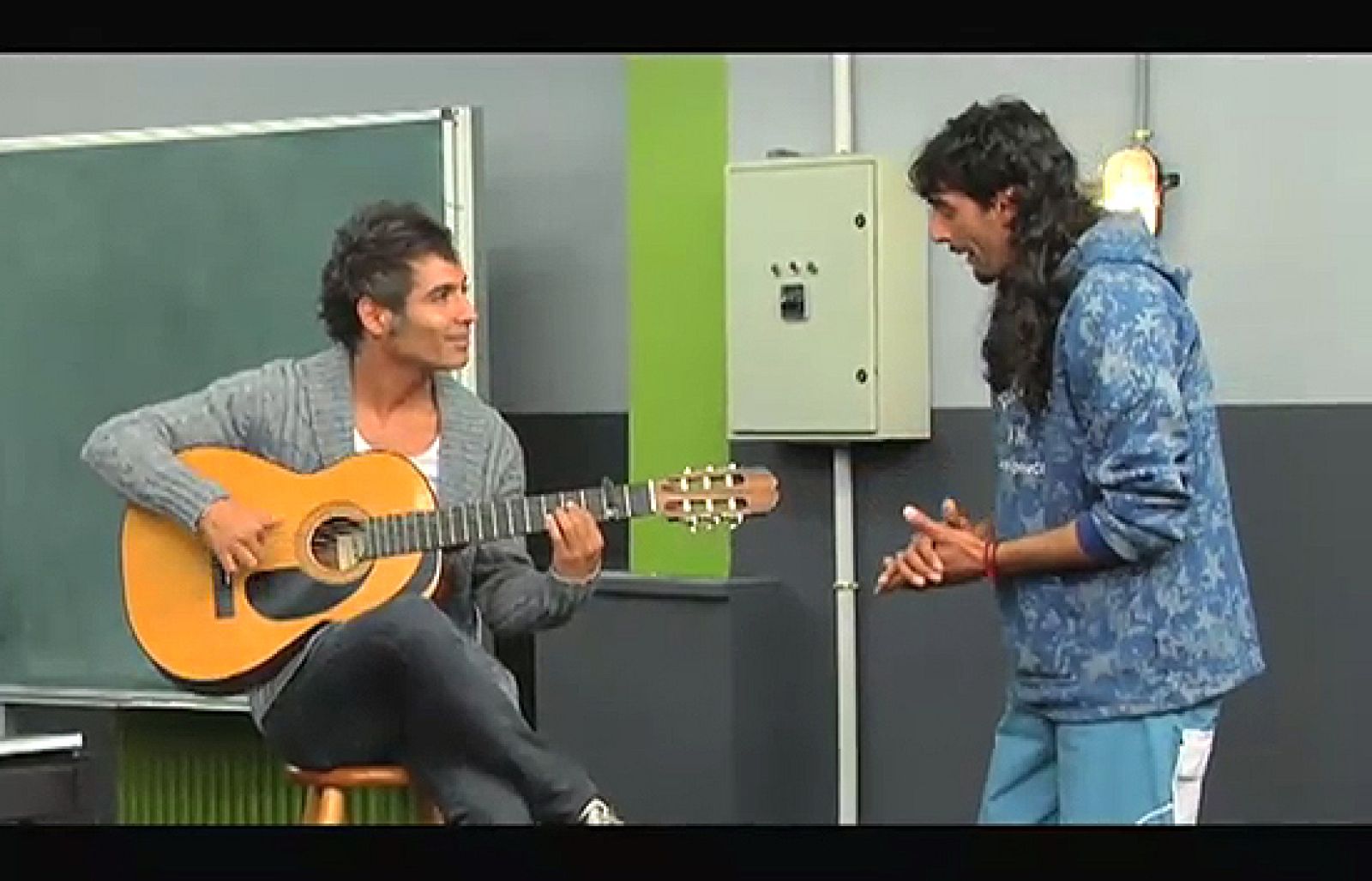 El coro de la cárcel - Visita de Pitingo - El coro de la cárcel | Ver