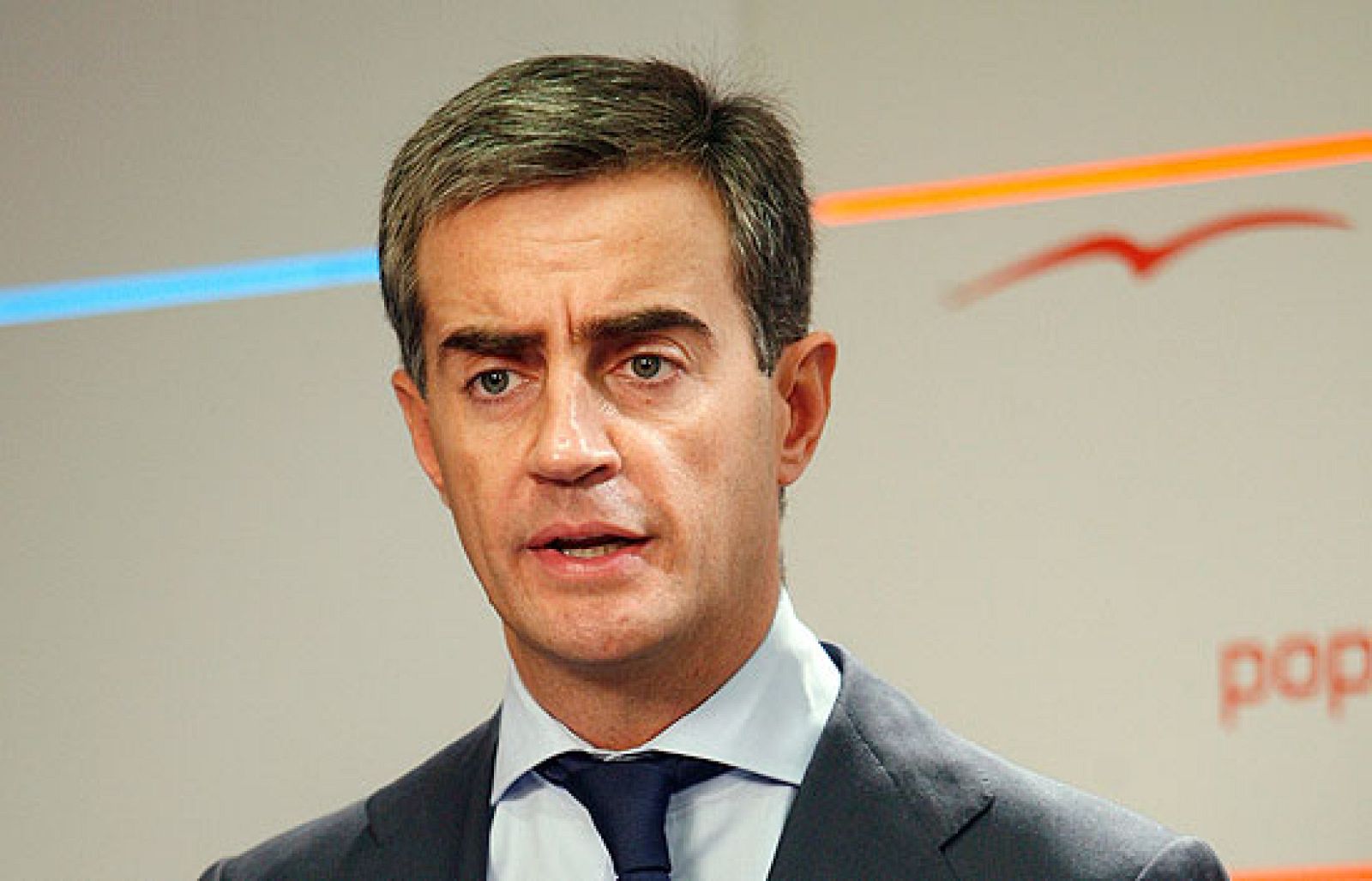 Costa reta a la dirección nacional del PP a que le investigue.