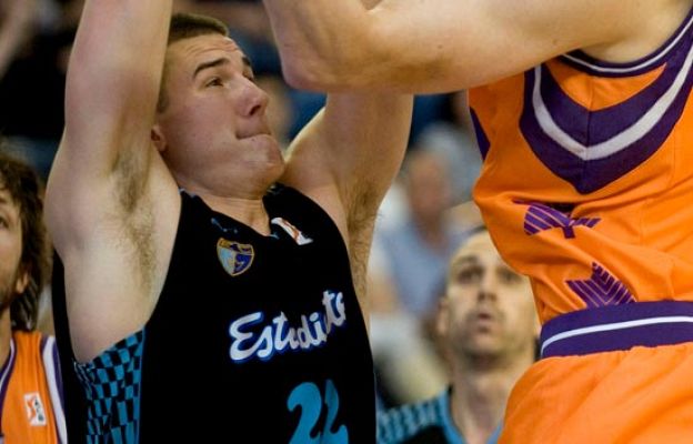 Baloncesto en RTVE - El 'Estu', obligado a jugar