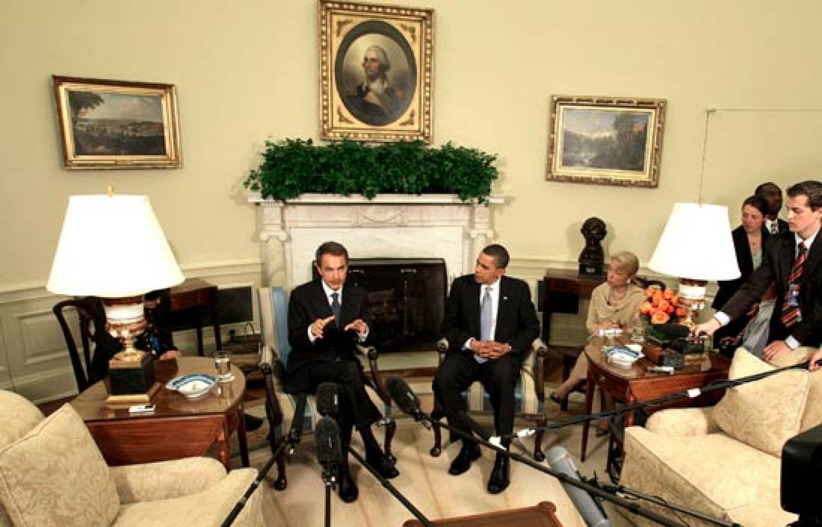 Telediario 2 en cuatro minutos - 13/10/09 | Ver