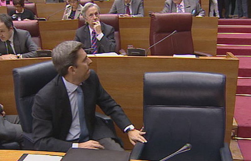 Camps destituye a Costa de todos los cargos