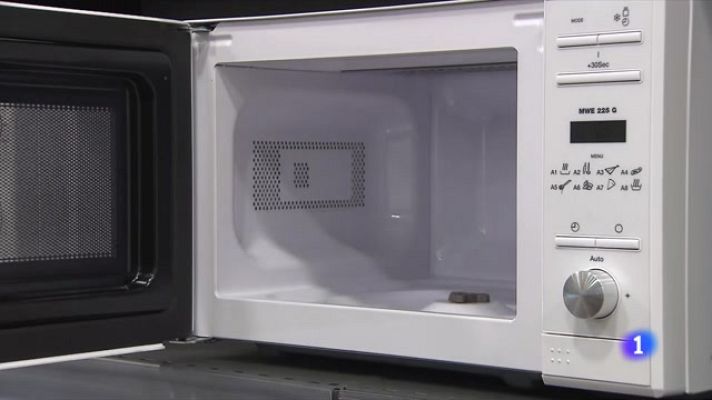 L'Informatiu - El preu de la llum marca un nou rècord i obliga canviar d'hàbits