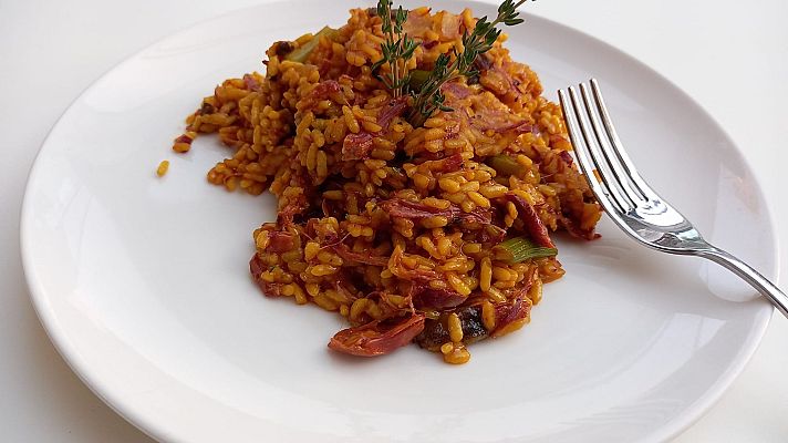 RTVE Cocina - Arroz de pato, setas, espárragos y ajos tiernos