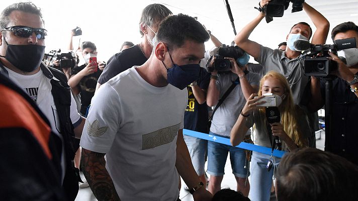 Informativo 24h - Messi pone rumbo a París para fichar por el PSG