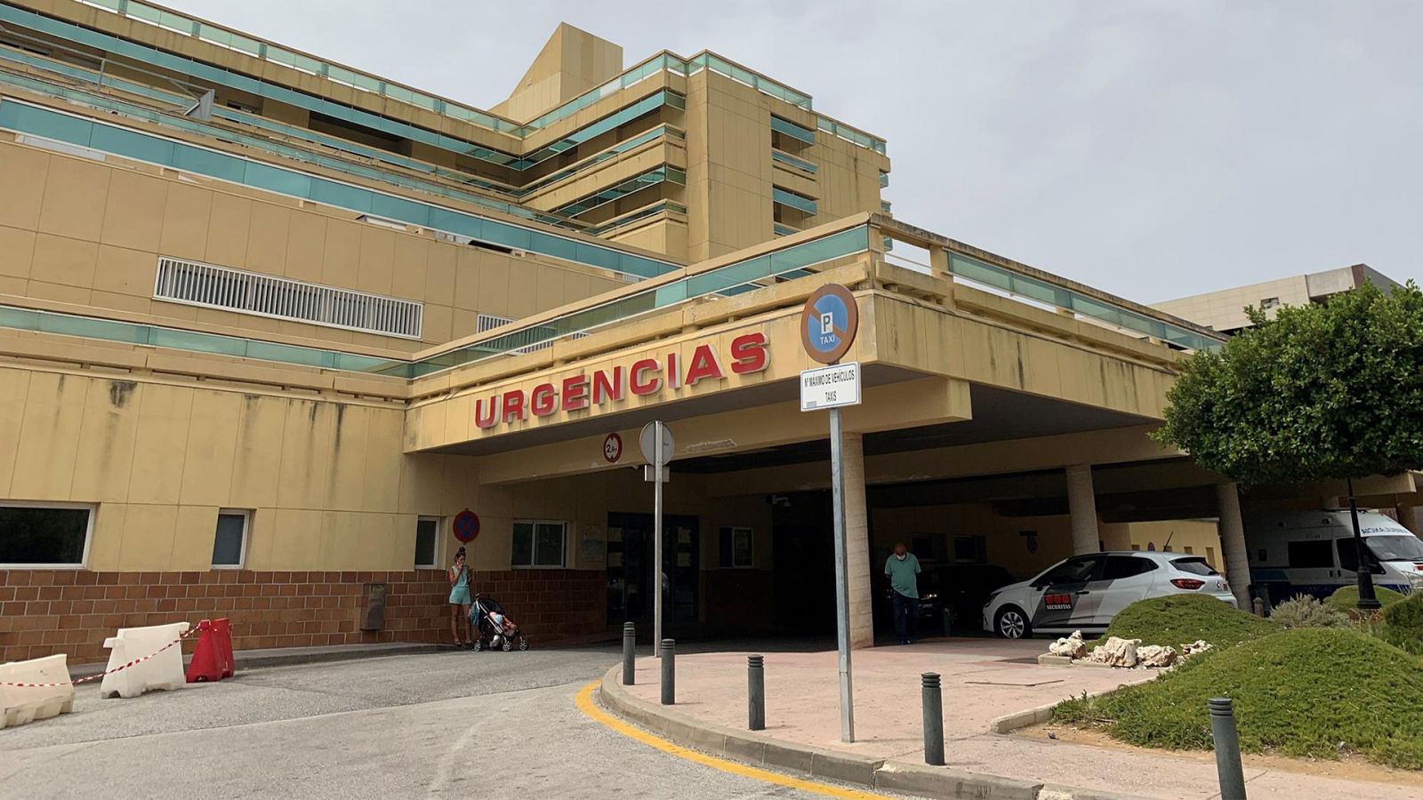 Los ingresos en UCI por COVID caen por primera vez en un mes