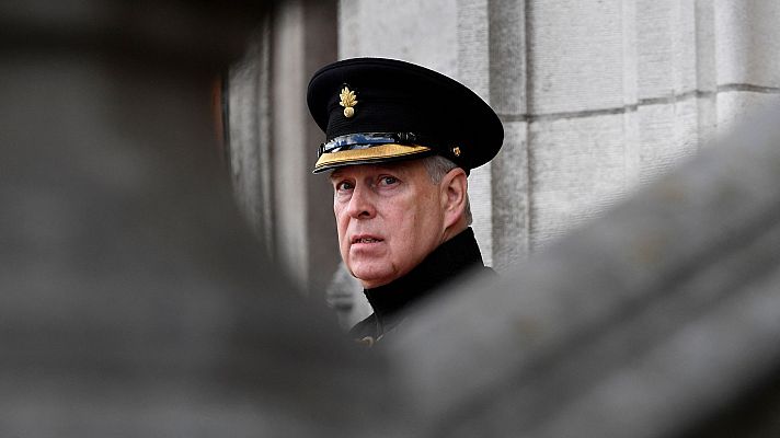 Telediario 2 - El príncipe Andrés de Inglaterra, demandado por abuso sexual de una menor