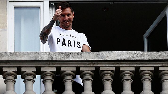 Telediario 2 - Leo Messi ya está en París ilusionando a los fans del PSG