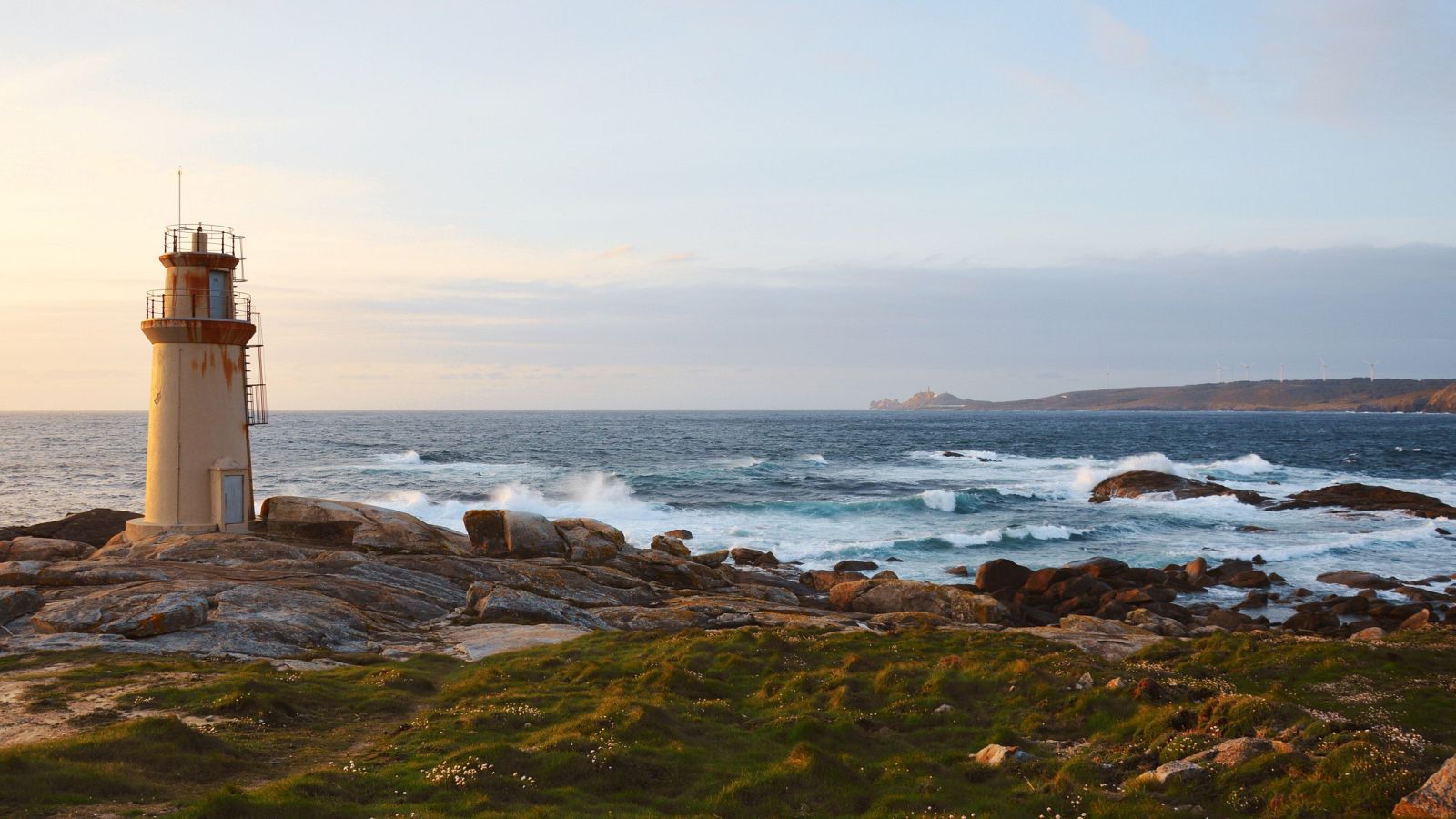 A la pesca del longueirón en Fisterra - España Directo | Ver