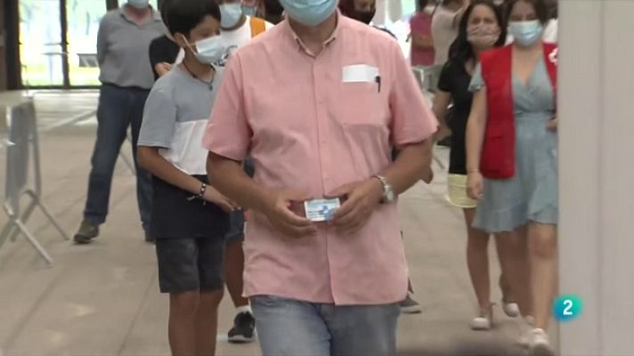 L'Informatiu - Cues en la seixantena de punts de vacunació sense cita previa