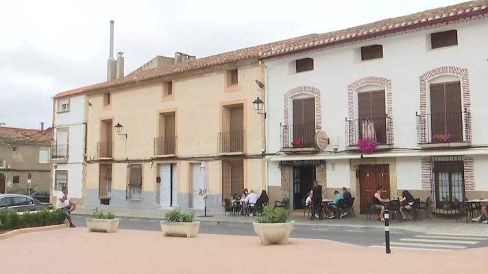 Telediario 2 - El Ayuntamiento de Peñas de San Pedro (Albacete) pagará parte de la factura de la luz de sus vecinos