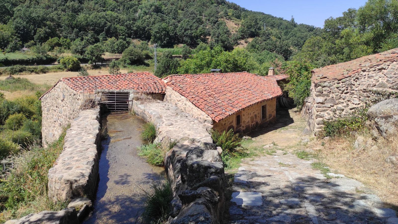 El río Corneja y sus ocho kilómentros de molinos